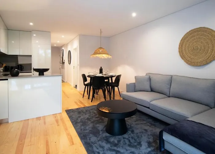 Premium 2br Flat Near Santa Catarina By Lovelystay Porto