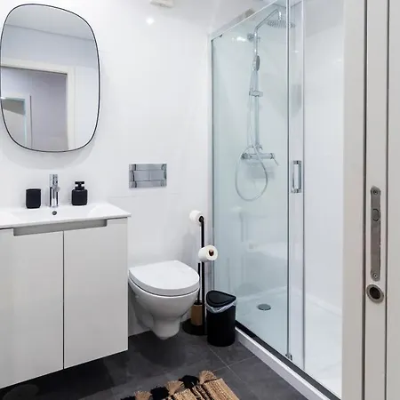 Premium 2br Flat Near Santa Catarina By Lovelystay Apartment Porto