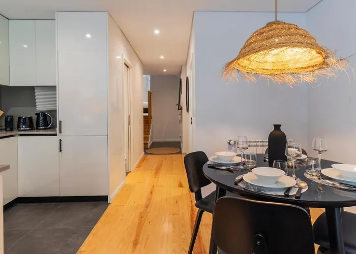 Premium 2br Flat Near Santa Catarina By Lovelystay Appartement Oporto