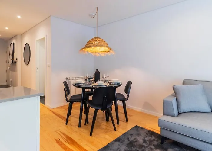 Premium 2br Flat Near Santa Catarina By Lovelystay