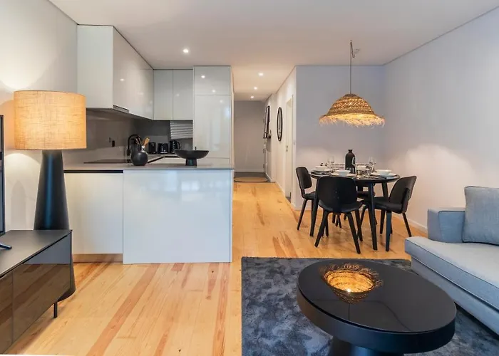 Апартаменты Premium 2br Flat Near Santa Catarina By Lovelystay