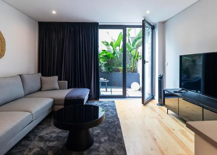 Апартаменты Premium 2br Flat Near Santa Catarina By Lovelystay Порту