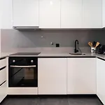Premium 2br Flat Near Santa Catarina By Lovelystay Appartement Oporto