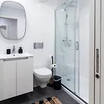 Premium 2br Flat Near Santa Catarina By Lovelystay Appartement Oporto