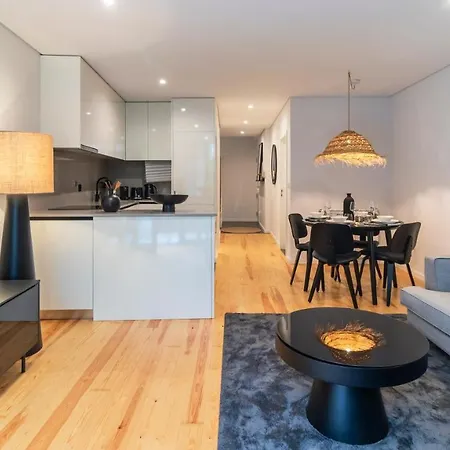 Premium 2br Flat Near Santa Catarina By Lovelystay * Oporto